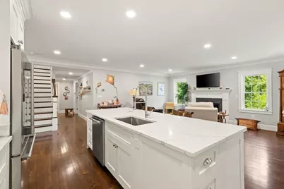 27 Samoset Rd, Woburn, MA 01801 - Photo 10