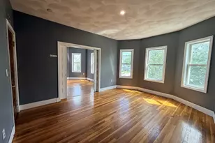 596 Howard St, Lawrence, MA 01841 - Photo 4