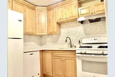 32 Juniper St #98, Brookline, MA 02445 - Photo 2
