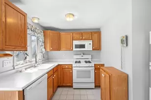 38 Country Side Rd, Bellingham, MA 02019 - Photo 12