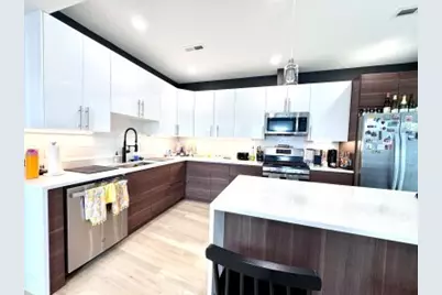 9 University Rd #2A, Brookline, MA 02445 - Photo 2