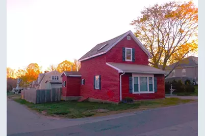 85 Maplewood Ave, Swansea, MA 02777 - Photo 2