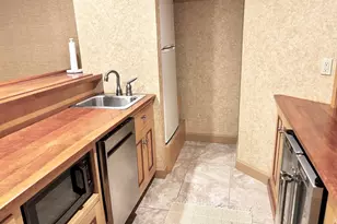 33 Labrie Ln, Holyoke, MA 01040 - Photo 28