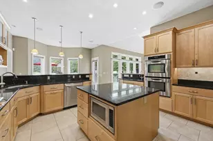 33 Labrie Ln, Holyoke, MA 01040 - Photo 18
