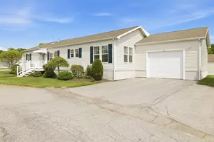 4 Fairway Dr, Brockton, MA 02301 - Photo 2