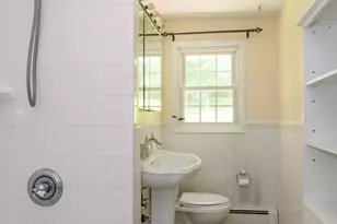 33 Eisenhower Rd, Framingham, MA 01701 - Photo 12