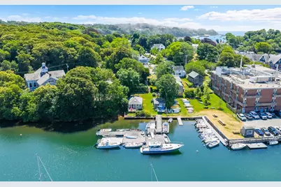 14 School St, Falmouth, MA 02543 - Photo 2