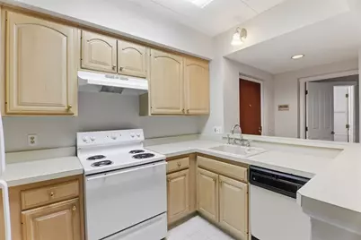 34 Sumner Ave #210, Springfield, MA 01108 - Photo 8