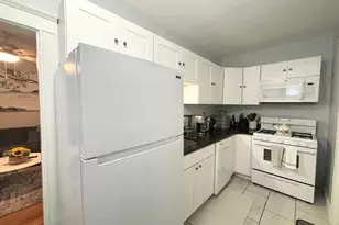 15 Ives St, Beverly, MA 01915 - Photo 4