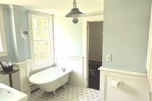 1015 Hortonville Rd, Swansea, MA 02777 - Photo 12