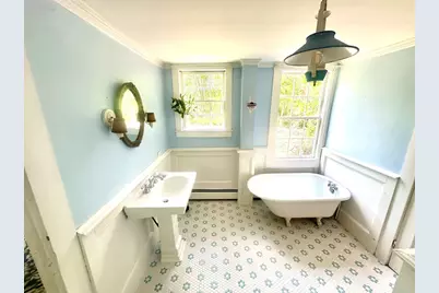1015 Hortonville Rd, Swansea, MA 02777 - Photo 12
