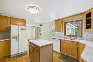 40 Bennets Neck Dr, Bourne, MA 02559 - Photo 4