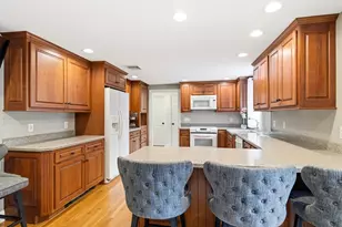 864 Locust St, Raynham, MA 02767 - Photo 10