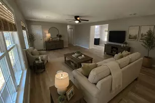 915 Bradley Rd, Springfield, MA 01109 - Photo 10
