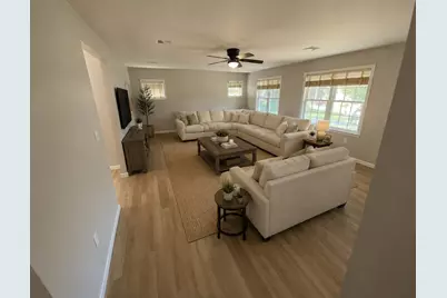 915 Bradley Road, Springfield, MA 01109 - Photo 14