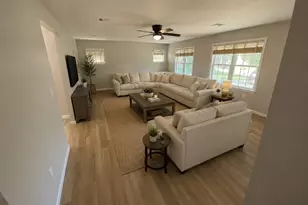 915 Bradley Rd, Springfield, MA 01109 - Photo 14