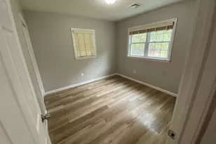 915 Bradley Rd, Springfield, MA 01109 - Photo 18