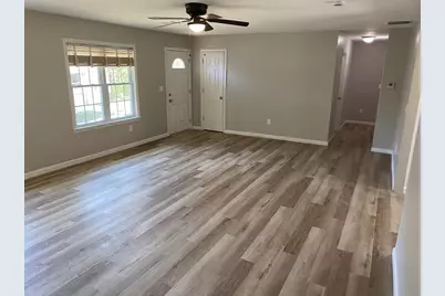 915 Bradley Road, Springfield, MA 01109 - Photo 12