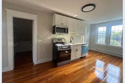 1761-1763 Northampton St #3, Holyoke, MA 01040 - Photo 8