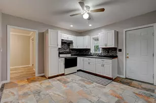51 View St, Holyoke, MA 01040 - Photo 10