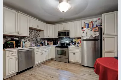 51 View St, Holyoke, MA 01040 - Photo 12
