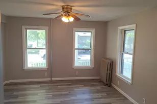 51 View St, Holyoke, MA 01040 - Photo 6