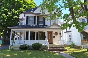 51 View St, Holyoke, MA 01040 - Photo 2