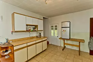146 Beech St, Holyoke, MA 01040 - Photo 24