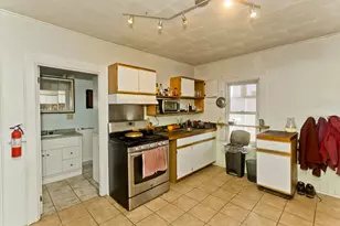 146 Beech St, Holyoke, MA 01040 - Photo 22