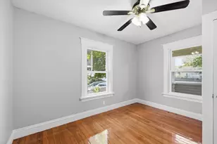 62 Kenyon St, Springfield, MA 01109 - Photo 10