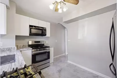 62 Kenyon St, Springfield, MA 01109 - Photo 14