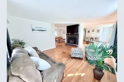 975 S Main St, Bellingham, MA 02019 - Photo 6
