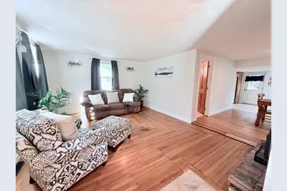 975 S Main St, Bellingham, MA 02019 - Photo 4
