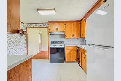 24 Washburn Ave, Greenfield, MA 01301 - Photo 6