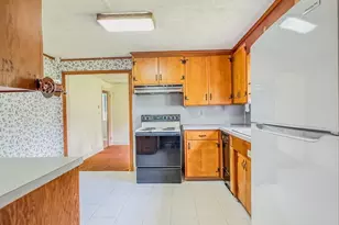 24 Washburn Ave, Greenfield, MA 01301 - Photo 6