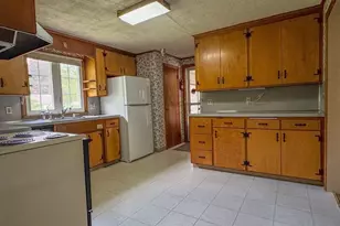 24 Washburn Ave, Greenfield, MA 01301 - Photo 8