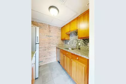 5 Grove Str #6, Boston, MA 02114 - Photo 4