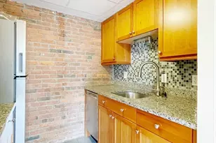 5 Grove St, Boston, MA 02114 - Photo 4