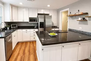 125 Craigie Cir, Carlisle, MA 01741 - Photo 4