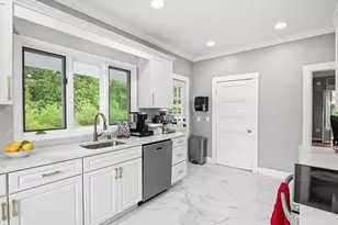 478 E Main St, Avon, MA 02322 - Photo 8