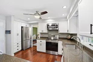 19 Debbie Ln, Milford, MA 01757 - Photo 6
