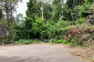 223 Elm, Holyoke, MA 01040 - Photo 12