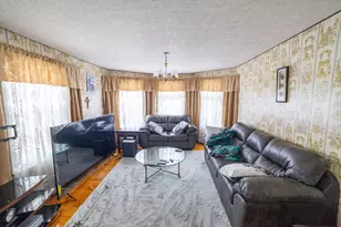 5 Suffield St, Worcester, MA 01610 - Photo 6
