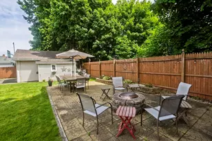 24-26 Gilman, Holyoke, MA 01040 - Photo 8
