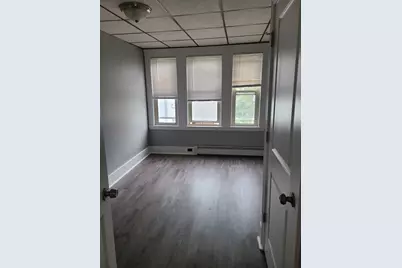 17 Stearns St #2, Malden, MA 02148 - Photo 4