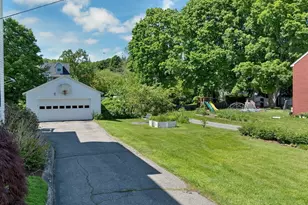 23 Chester St, Amesbury, MA 01913 - Photo 4