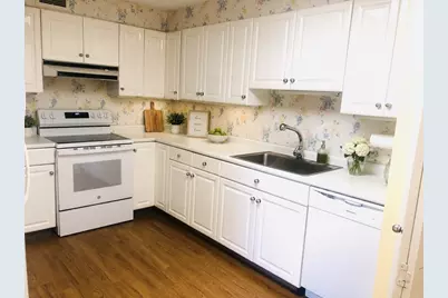 402 Paradise #2L, Swampscott, MA 01907 - Photo 2