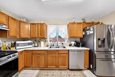 56 Schofield St, New Bedford, MA 02740 - Photo 18