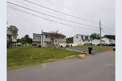 88 Boulevard  Street, Lowell, MA 01854 - Photo 2