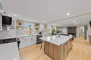 162 High St, Danvers, MA 01923 - Photo 2